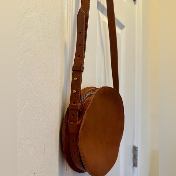 Madewell Round Crossbody, 100% leather & calf hair. Brown, Adjustable strap. - Picture 3 of 7